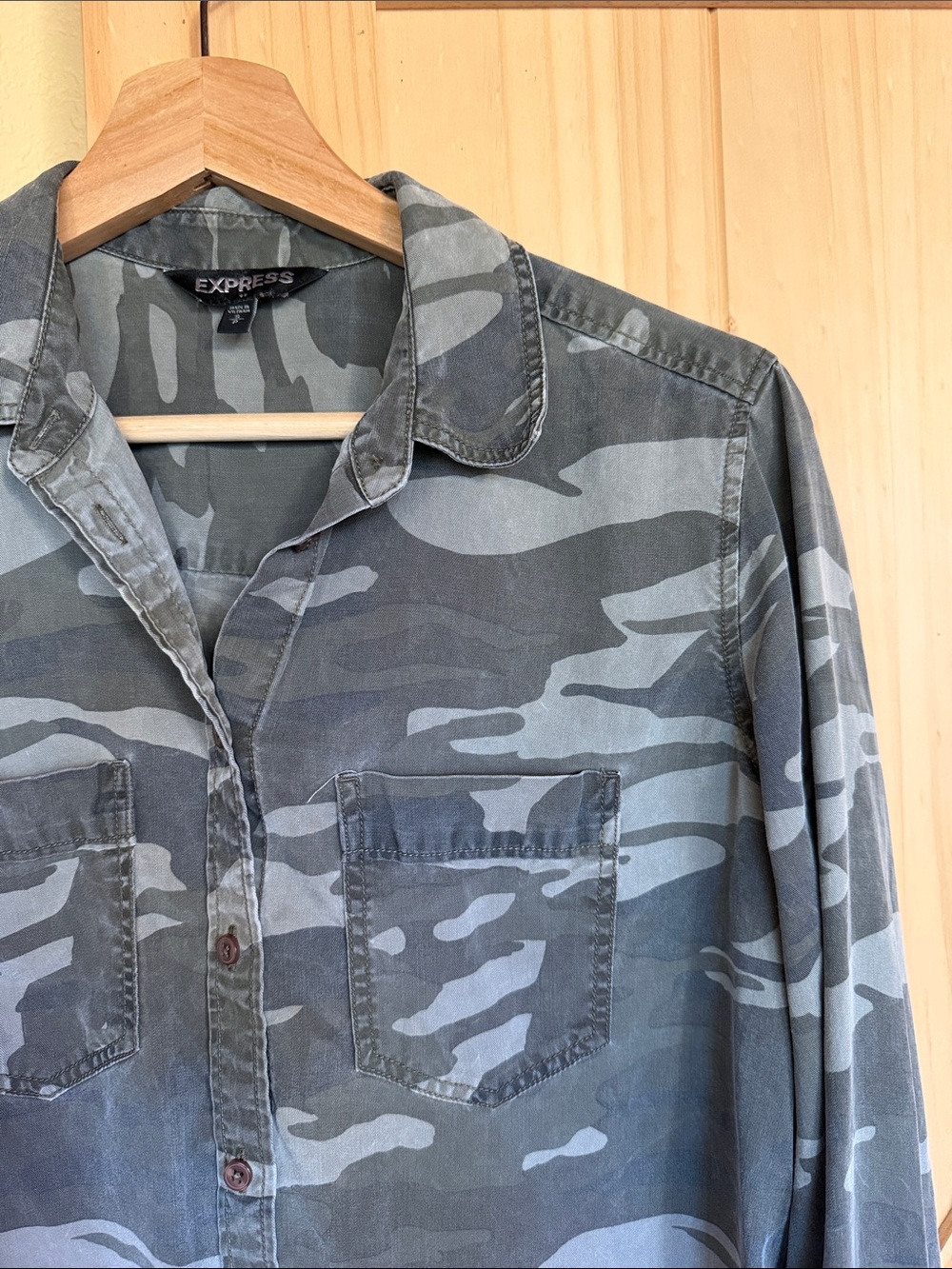 Express Camo Button-Down Shirt - Picture 3 of 4